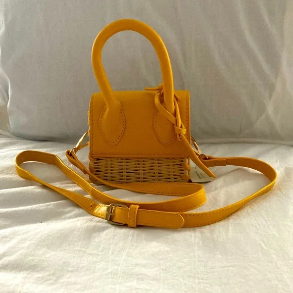 Mini Straw Crossbody Purse Yellow - Picture 2 of 11